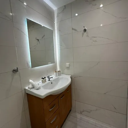 Hella Апартаменты *